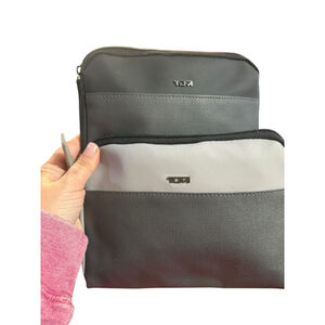 TUMI Travel Organizer Pouch Set Black & Gray Zip Tech Accessories Case